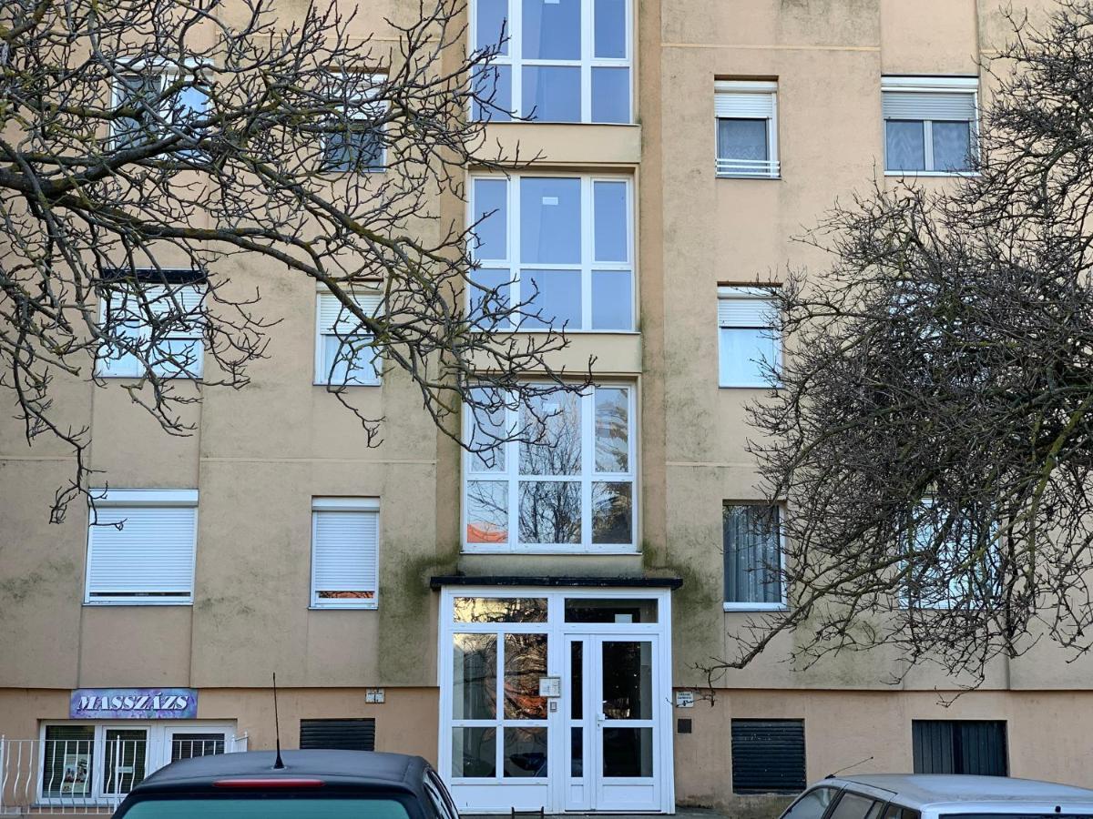 Kiralykut 1 Apartman - Ingyen Parkolas, Bicajok, Ac Székesfehérvár Εξωτερικό φωτογραφία