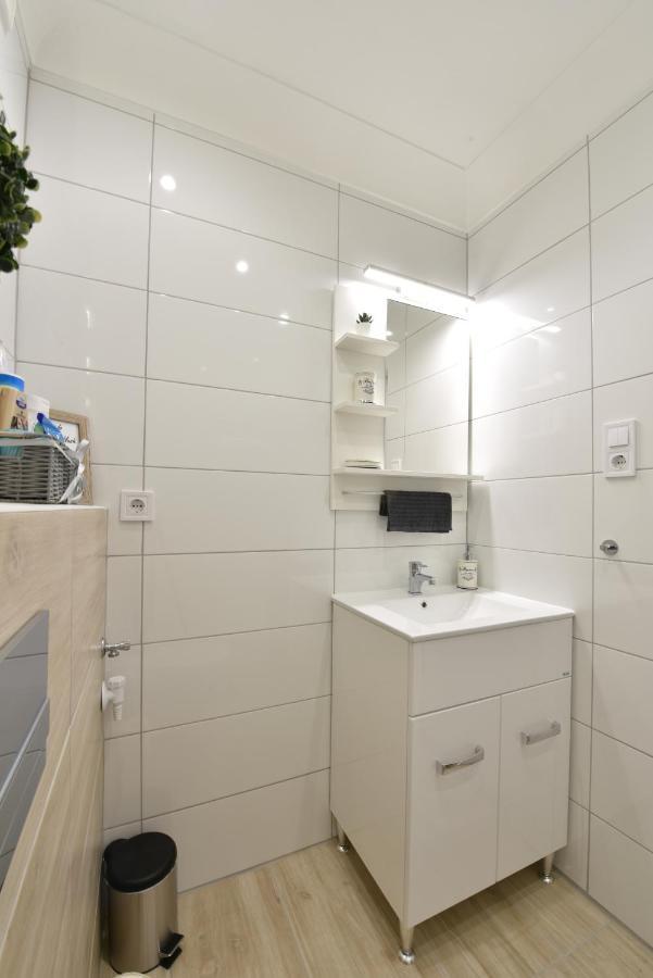 Kiralykut 1 Apartman - Ingyen Parkolas, Bicajok, Ac Székesfehérvár Εξωτερικό φωτογραφία